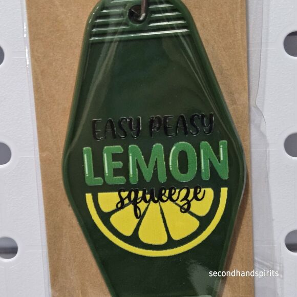 Easy Peasy Lemon Squeeze Keychain - Vintage Motel Style Acrylic - Picture 1 of 2